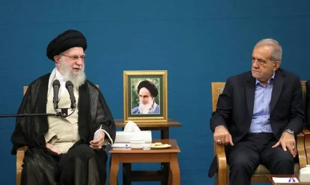دیدار رئیس‌جمهور قبل از سفر به نیویورک با رهبر انقلاب