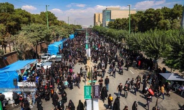 پیاده روی اربعین جاماندگان حسینی در تهران : آغاز مسیر ۱۳ کیلومتری با حضور پرشور مردم پیاده روی اربعین جاماندگان حسینی در تهران : آغاز مسیر ۱۳ کیلومتری با حضور پرشور مردم