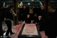 تصاویر رسمی از حضور علی لاریجانی بر سر مزار سید حسن نصرالله