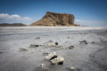 فاجعه زیست‌محیطی؛ دریاچه ارومیه به طور کامل خشک شد