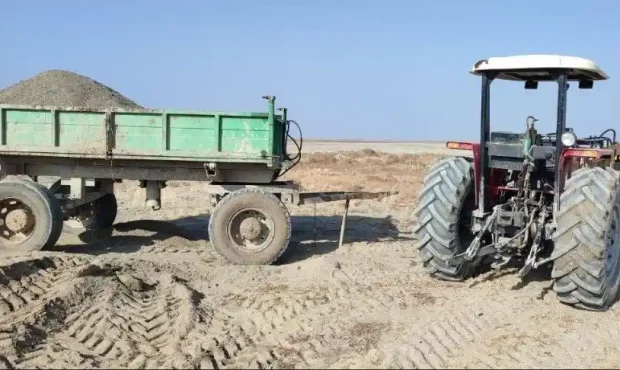 هجوم و دست درازی به خاک دریاچه ارومیه