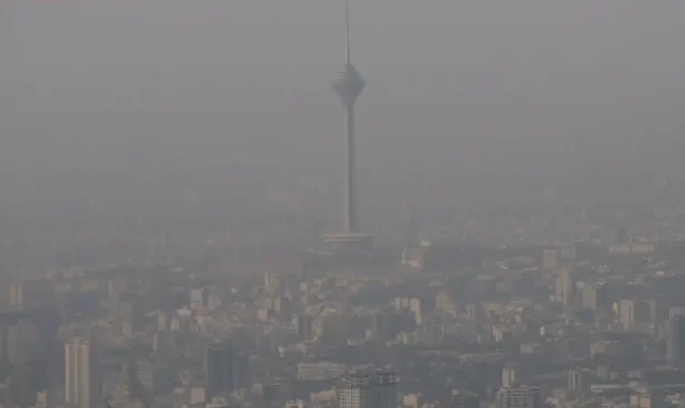 تشدید آلودگی هوا و اعلام تعطیلی مدارس ابتدایی تهران در ۴ و ۵ آذر 1404