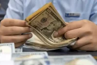 با دستور بانک مرکزی ؛ فروش ارز صادرکنندگان به صرافیها مجاز شد با دستور بانک مرکزی ؛ فروش ارز صادرکنندگان به صرافیها مجاز شد