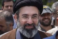 دستور مجتبی حسینی خامنه‌ای رهبر معظم انقلاب به ادامه خدمت منصوبان رهبر شهید