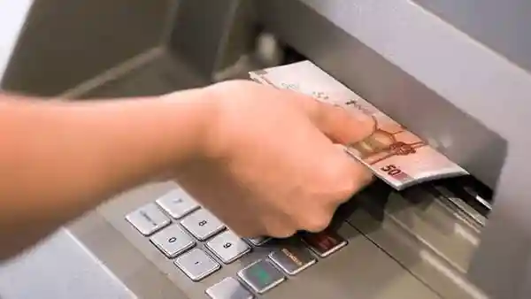 سقف روزانه برداشت از خودپردازها ۵۰۰ هزار تومان شد