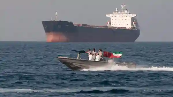 ترامپ عملیات تنگه هرمز را متوقف کرد