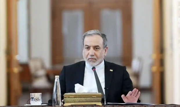 عراقچی از خجالت وزیر امور خارجه فرانسه درآمد عراقچی از خجالت وزیر امور خارجه فرانسه درآمد